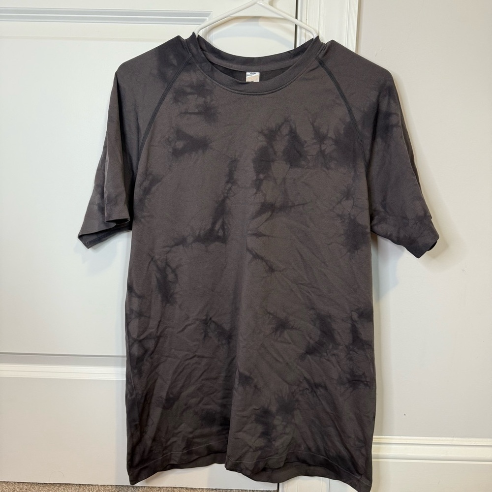 Men's Zella black and gray tie-dye shirt, size medium moisture‎ wicking